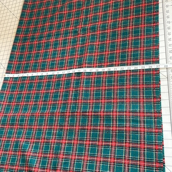 Large piece of green/red tartan plaid wool, woven fabric, 1.5 yards,  54" wide - Picture 6 of 8